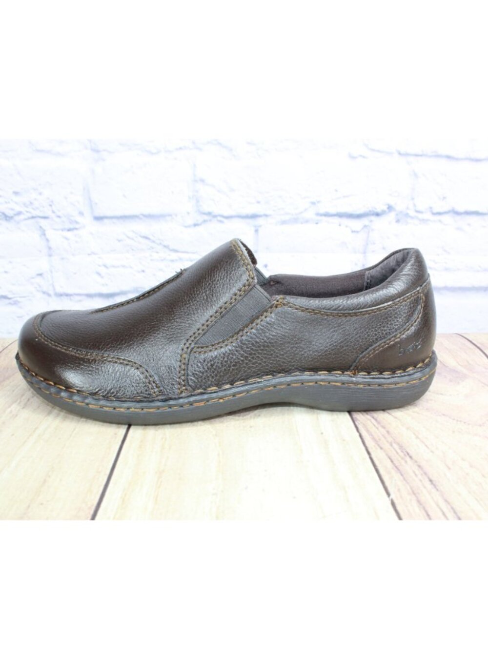 BOC Born Kelly Casual Slip On Flat Shoes Mahogany Brown Leather with Box Size 9
